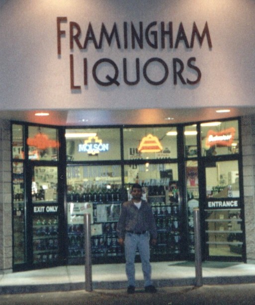 01meatframinghamliquors.jpg 82.0K