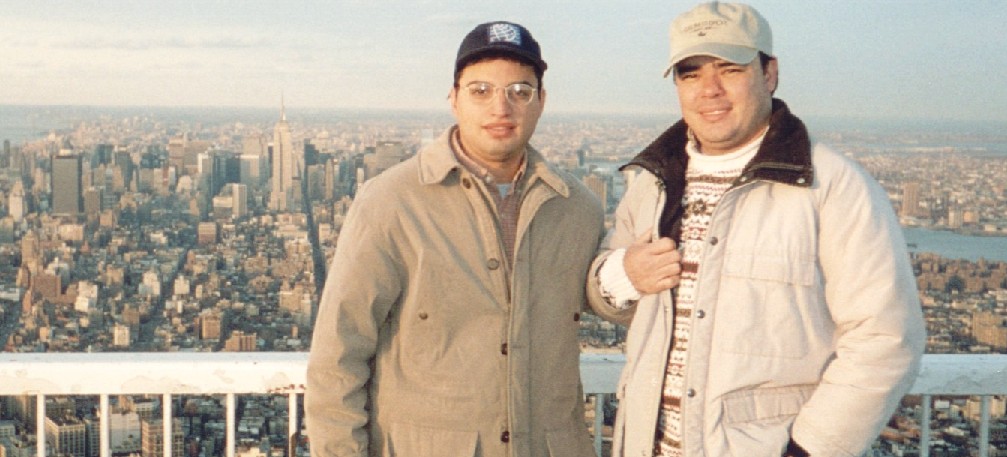 04atthetopoftheworld.jpg 112.1K